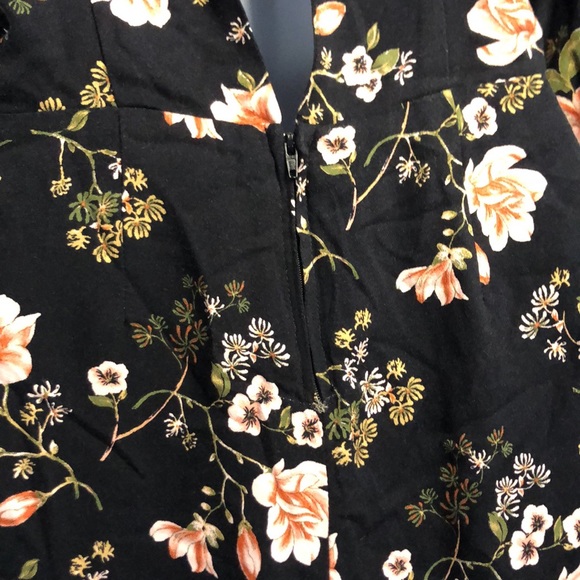 Forever 21 Floral Romper - Picture 7 of 11